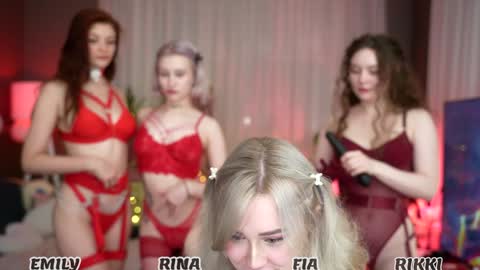 Fia  -  TG -  Mia -  Alice -  online show from September 19, 2025, 3:52 am