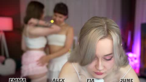 Fia  -  TG -  Mia -  Alice -  online show from September 20, 2025, 3:29 am