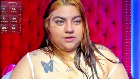 Snapshot of sunnyhoney_ chatting on June 18, 2026, 12:31 pm Sunny online show from June 18, 2026, 12:31 pm