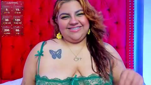 Snapshot of sunnyhoney_ chatting on July 2, 2026, 12:22 pm Sunny online show from July 2, 2026, 12:22 pm