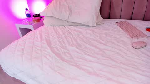      online show from October 19, 2025, 7:14 pm