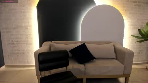 Sunny Rivers online show from March 11, 2026, 6:25 pm