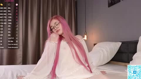 Snapshot of sunnysmilexo chatting on June 5, 2026, 9:31 pm Lilith online show from June 5, 2026, 9:31 pm