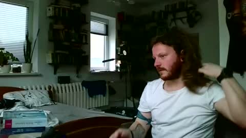 Snapshot of sunr1sa chatting on December 22, 2024, 8:16 am sunr1sa online show from December 22, 2024, 8:16 am