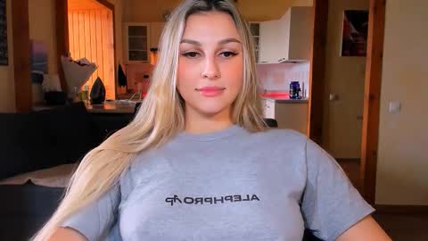 Snapshot of sunsetwithava chatting on February 20, 2026, 6:26 am sunsetwithava online show from February 20, 2026, 6:26 am