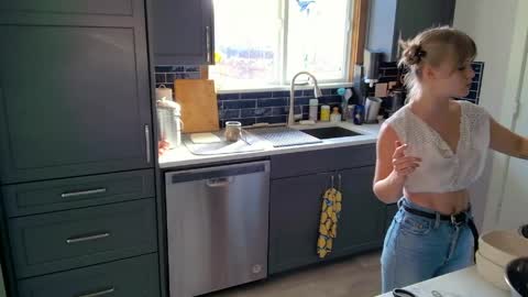 Sunray online show from March 6, 2026, 11:23 pm