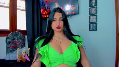 Snapshot of sunshine_uwu22 chatting on October 22, 2025, 6:51 pm Andrea Rodriguez online show from October 22, 2025, 6:51 pm