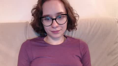 Hella online show from April 15, 2026, 7:58 pm