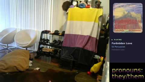 Snapshot of sunshinestreak chatting on May 13, 2026, 7:00 pm im not actually a man my pronouns are theythem online show from May 13, 2026, 7:00 pm