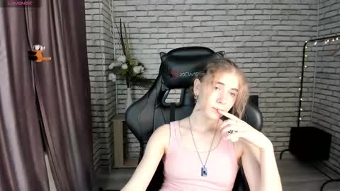 anna online show from September 29, 2025, 1:38 pm