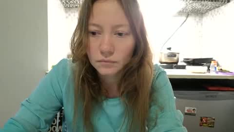 Snapshot of super_jony chatting on March 4, 2025, 8:27 pm super jony and Marta GMT 1300-1800 every day online show from March 4, 2025, 8:27 pm