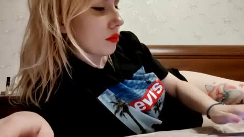 Snapshot of supereasyx chatting on December 7, 2024, 3:08 pm Annie online show from December 7, 2024, 3:08 pm