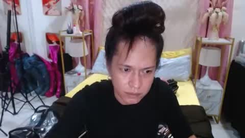 superhotregie online show from February 12, 2026, 3:12 am