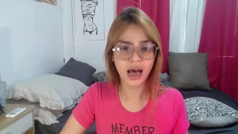 Snapshot of superhotvaleria chatting on September 27, 2025, 7:13 am Im val online show from September 27, 2025, 7:13 am