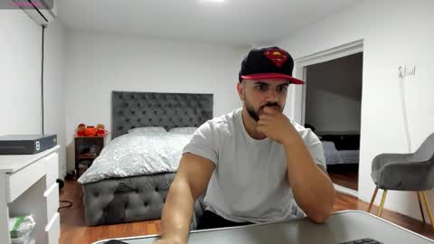 supermanboyxxl online show from November 27, 2025, 6:48 am