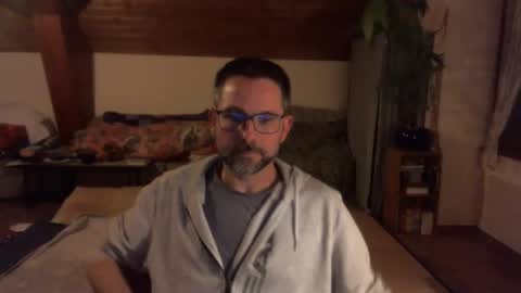 supersquirrel81 online show from December 4, 2025, 6:27 pm