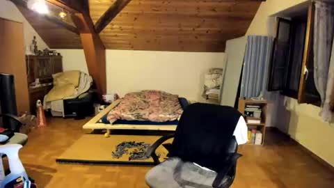 Snapshot of supersquirrel81 chatting on August 3, 2026, 9:18 pm supersquirrel81 online show from August 3, 2026, 9:18 pm