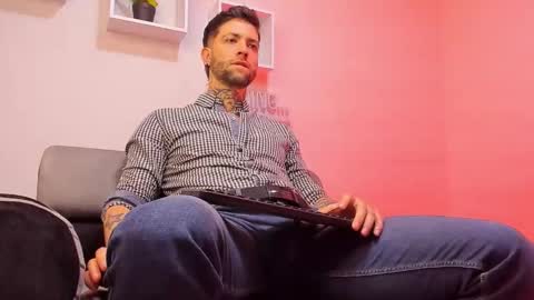 supreme_alpha_ online show from November 7, 2025, 3:17 am