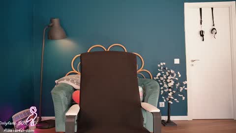 Allie online show from September 22, 2025, 4:20 pm