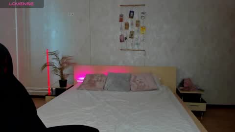 Annie online show from March 11, 2025, 6:32 am