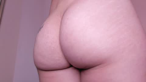 Snapshot of susan_sweet7 chatting on February 16, 2025, 11:16 pm Susan online show from February 16, 2025, 11:16 pm