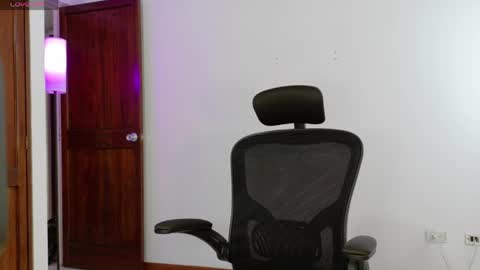Snapshot of susanaduncann chatting on April 10, 2026, 2:44 pm Susana online show from April 10, 2026, 2:44 pm
