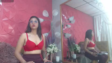 susanaevans online show from November 5, 2025, 5:13 pm