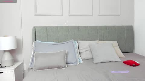 Amelia  online show from November 26, 2025, 12:17 pm