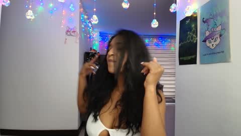 Snapshot of susanrhodes chatting on December 29, 2024, 11:18 am Andrea - Migue online show from December 29, 2024, 11:18 am