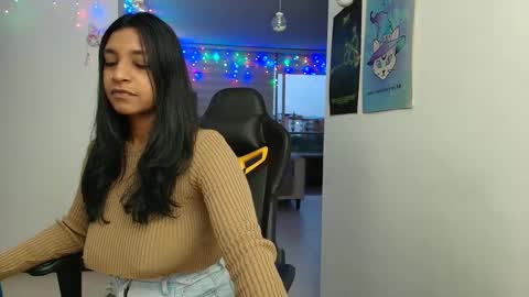 Snapshot of susanrhodes chatting on February 16, 2025, 11:16 pm Andrea - Migue online show from February 16, 2025, 11:16 pm