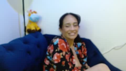 susanruggiero online show from December 4, 2024, 5:49 am