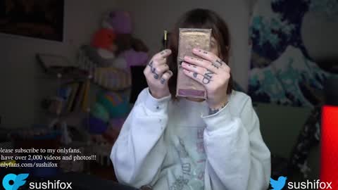 Snapshot of sushifox chatting on January 21, 2025, 5:51 pm online show from January 21, 2025, 5:51 pm