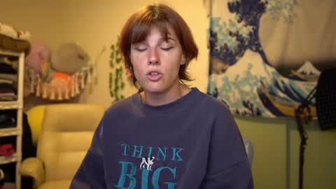 Snapshot of sushifox chatting on October 1, 2025, 12:27 am online show from October 1, 2025, 12:27 am