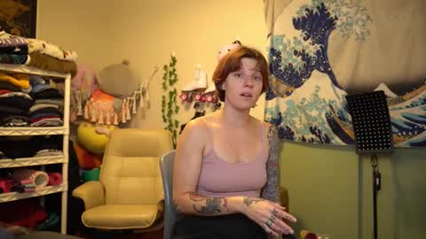 Snapshot of sushifox chatting on October 22, 2025, 3:45 pm online show from October 22, 2025, 3:45 pm