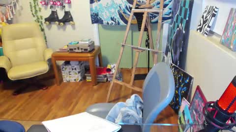 Snapshot of sushifox chatting on November 3, 2025, 1:19 am online show from November 3, 2025, 1:19 am