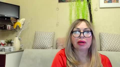 SusiexNoreen online show from February 24, 2026, 4:21 am