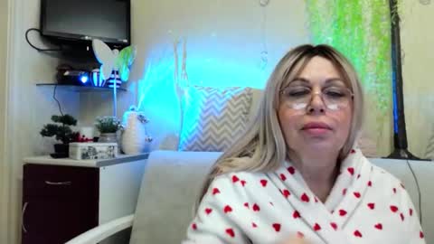 SusiexNoreen online show from April 16, 2026, 2:56 am