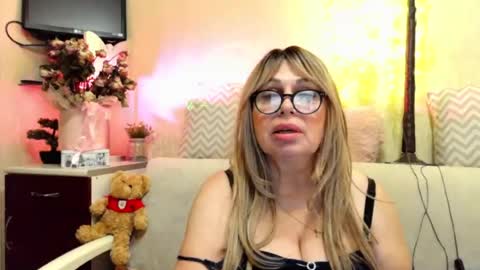 Snapshot of susiexnoreen chatting on July 4, 2026, 1:17 pm SusiexNoreen online show from July 4, 2026, 1:17 pm