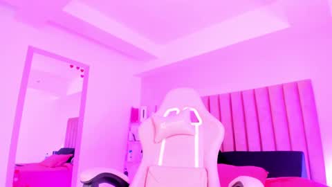 Sussan Nicole  online show from October 17, 2025, 12:19 pm