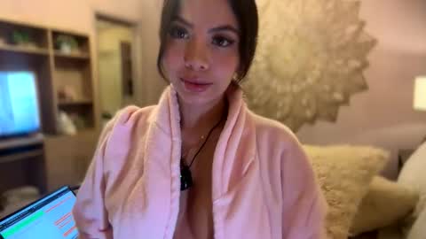 Snapshot of sussanf_ chatting on June 5, 2026, 1:23 am Susy online show from June 5, 2026, 1:23 am