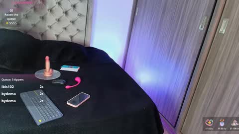 Andrea online show from February 10, 2026, 8:57 pm