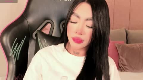 Sussie Tompsom online show from February 23, 2026, 5:10 pm