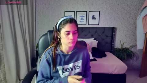 Snapshot of sussy__stone chatting on January 4, 2025, 12:27 pm online show from January 4, 2025, 12:27 pm