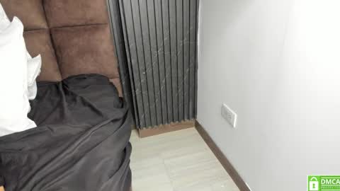 Snapshot of sussy_vixen chatting on October 18, 2025, 9:32 am sussy_vixen online show from October 18, 2025, 9:32 am