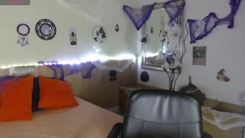 Suxxxy online show from October 31, 2025, 2:07 pm