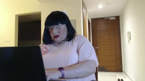 Snapshot of suzannebanci chatting on April 10, 2026, 3:06 pm My name is Sissy or more fully Suzanna Aprilia Maria Mariquita Catarina Chinita Banci. Soy una puta - que chimba ladybug online show from April 10, 2026, 3:06 pm