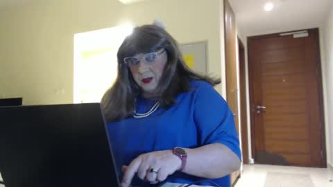 Snapshot of suzannebanci chatting on April 17, 2026, 3:48 pm My name is Sissy or more fully Suzanna Aprilia Maria Mariquita Catarina Chinita Banci. Soy una puta - que chimba ladybug online show from April 17, 2026, 3:48 pm