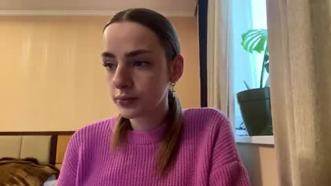 Emila online show from April 19, 2026, 6:35 am