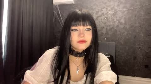 Snapshot of suziebanach chatting on April 20, 2026, 5:21 am EmilySuonn online show from April 20, 2026, 5:21 am