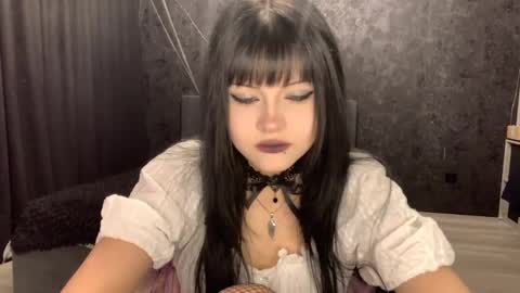Snapshot of suziebanach chatting on April 30, 2026, 5:14 am EmilySuonn online show from April 30, 2026, 5:14 am